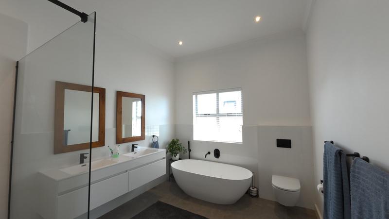 4 Bedroom Property for Sale in Yzerfontein Western Cape